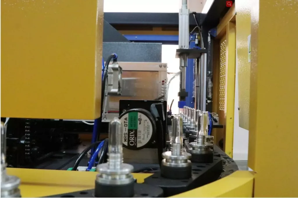 Plastic bottle production process (3)
