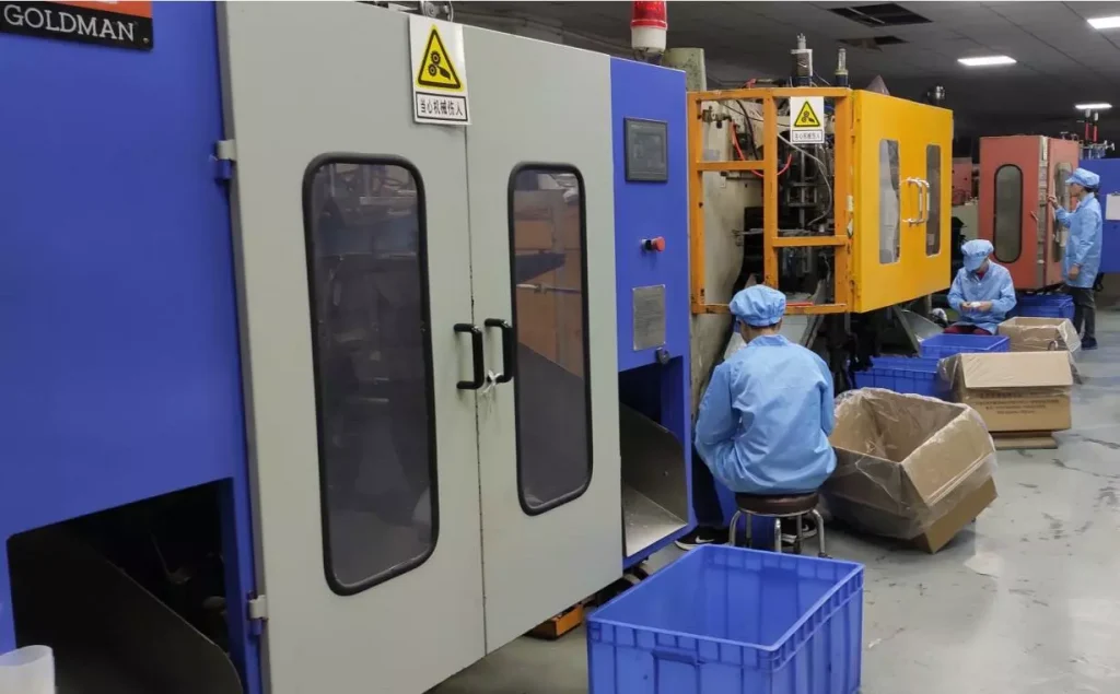 Blow moulding lines running at the BOTUO Packaging factory in Dongguan